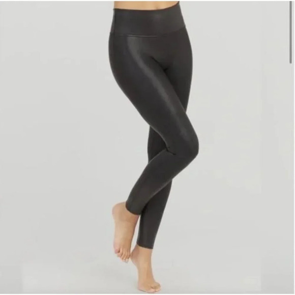 Jane and Bleeker Black Faux‎ Leather Legging - Picture 1 of 4